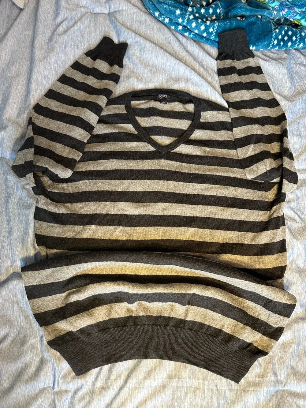 J. Crew L Men's V-Neck Striped Sweater - Black & Gray Stripes